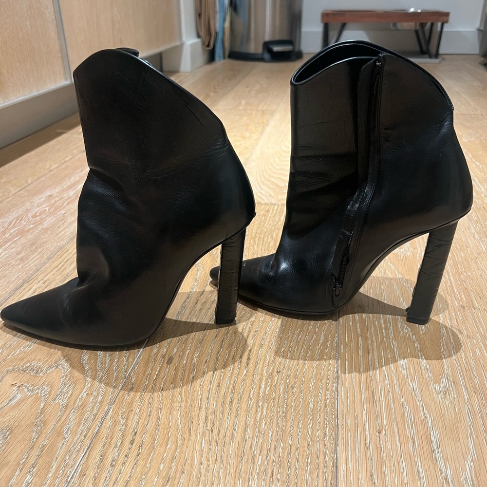 Vic Matie Black Leather Heeled Boots